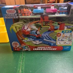 Thomas & Friends TrackMaster Cargo Delivery Set